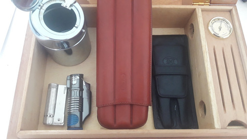 Imagen 3 de 3 de Caja Para Tábacos Y Accesorios