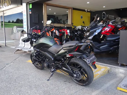 Bajaj Dominar 400