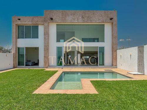 Casa En Venta En Tequesquitengo, Jojutla, Morelos