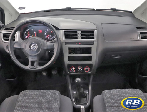 Imagem 8 de 9 de Volkswagen Fox Trendline 1.0 2014/2015