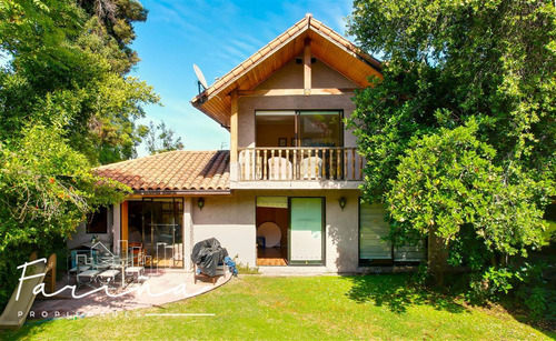 Casa En Arriendo De 5 Dorm. En La Reina