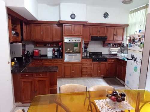 Imagen 6 de 14 de Casa De 5 Ambientes Y Cochera.