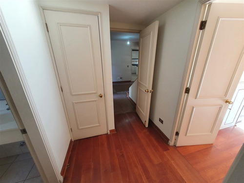 Casa En Arriendo De 5 Dorm. En Huechuraba En Condominio