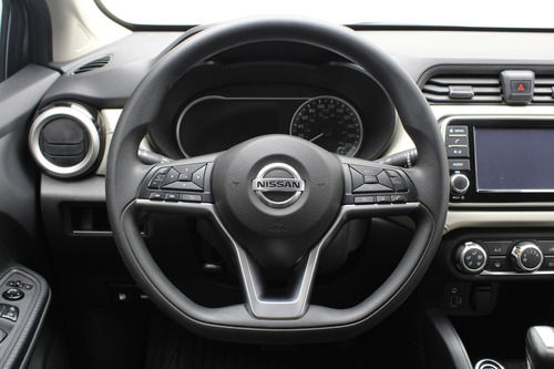 Nissan Versa 1.6 Advance At