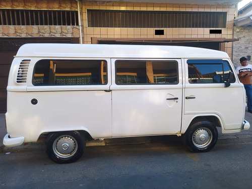 Volkswagen Kombi 1.4 Standard Total Flex 3p