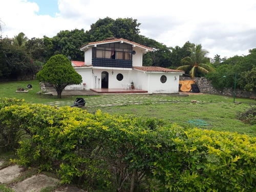 Casa En Venta En Sector El Manzano De Barquisimeto. 