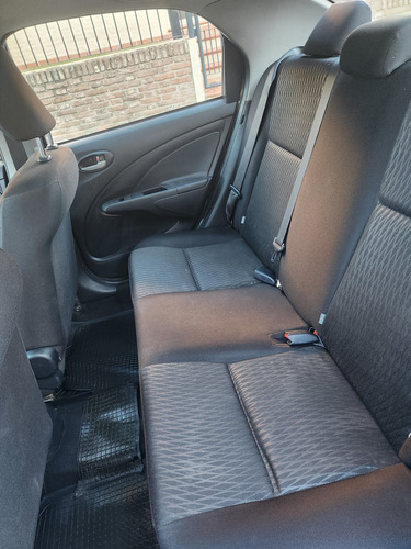 Toyota Etios 1.5 Sedan X