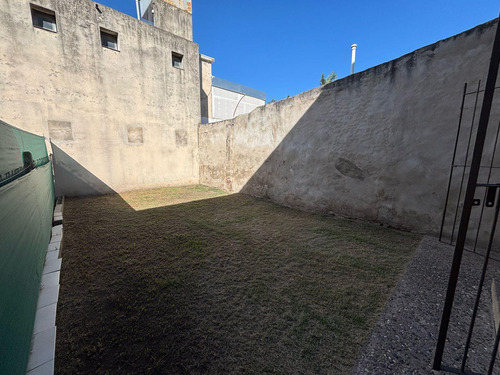 Villa Allende Centro, Alquiler Dúplex Dos Dormitorios, Con Cochera