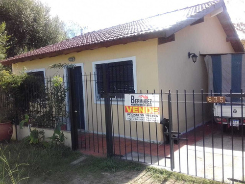 Venta Casa 3 Ambientes En Mar Del Tuyu Calle 80 E/ 6 Y 7