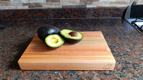 Tabla Chica 30x20 De Picar Cortar Chef Eucaliptus 40mm Sin Canaleta Marrón
