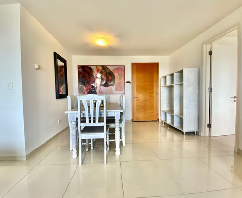 Apartamento En Venta De 3 Dormitorios En Roosevelt