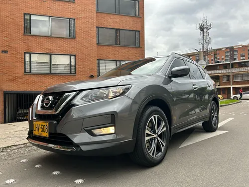Nissan Xtrail T-32 exclusive 2.5 AT 4x2 7 puestos