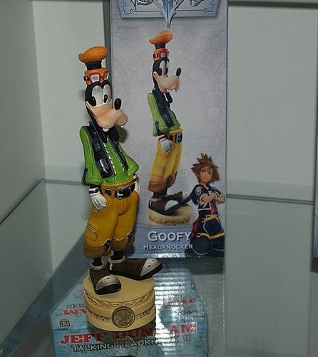 Kingdom Hearts Goofy Head Knockers Neca Original Replay