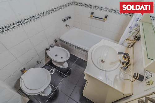 Venta - 3 Ambientes Con Balcon - Flores