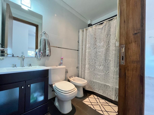 Venta De Departamento Dos Ambientes Ubicado En Av Principal De Pinamar Edificio Renata 20