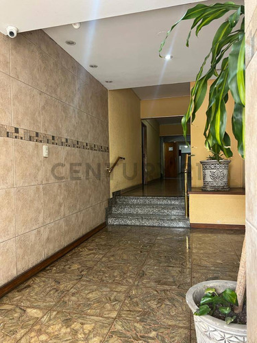 Venta Departamento 2 Ambientes Con Cochera En Lanus Oeste