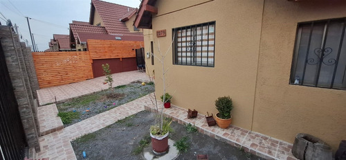 Casa En Arriendo De 3 Dorm 2 Baños. En Puente Alto