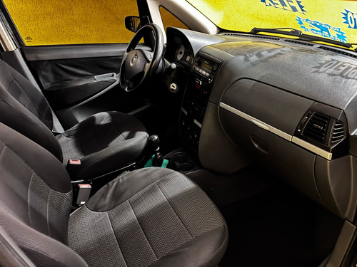 Fiat Idea 1.4 Elx Flex 5p