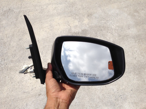 Espejo Derecho Nissan Sentra Del 2013 Al 2015 Original