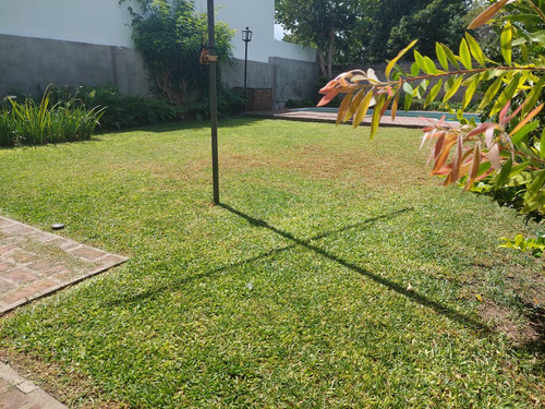 Venta Casa 5 Ambientes Centro De Lujan