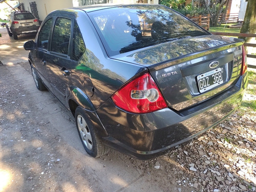 Ford Fiesta Max 1.6l Ambiente Mp3