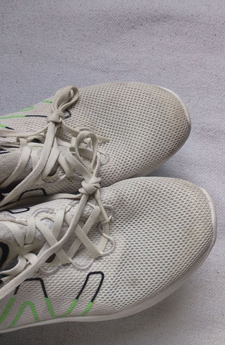 Tênis New Balance Fresh Foam Roav N44 Usado (Usado)