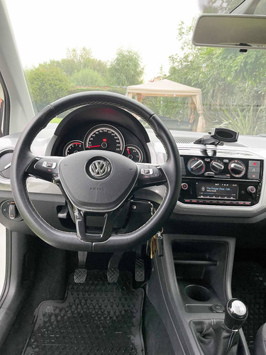 Volkswagen Up! 2018 1.0 High Up! 5 P