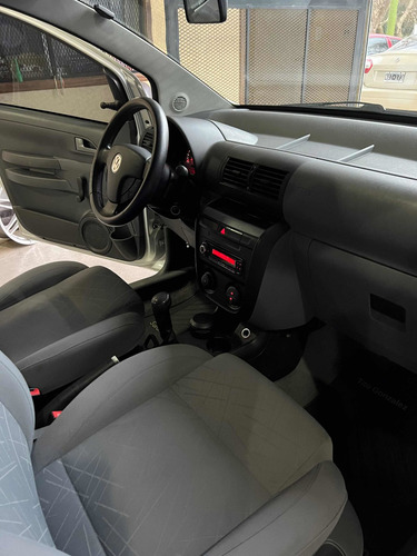 Imagen 11 de 14 de Volkswagen Suran 2010 1.6 Comfortline 101cv 11a
