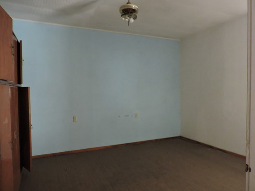 Imagen 4 de 12 de Casa De 3 Ambientes Con Local Y Cochera En Alquiler En José C. Paz. Uso Profesional Y Vivienda