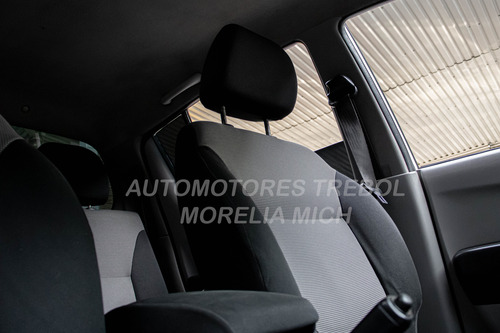 Mitsubishi L200 2.4 Cabina Doble 4x2 Mt