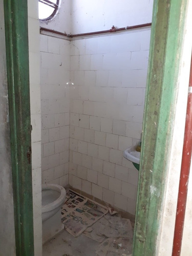 Solida Casa En Montevideo. Excelente Esquina