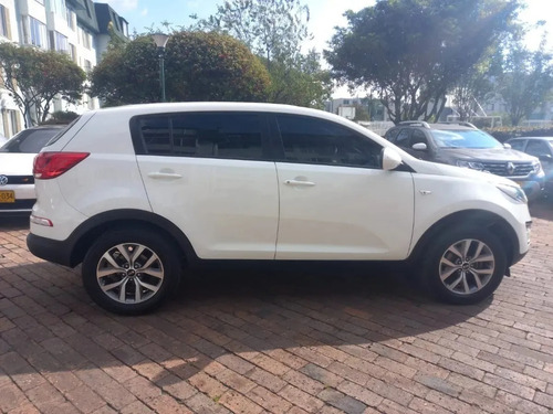 Imagen 4 de 15 de Kia Sportage 2.0 Revolution M/t 4x2