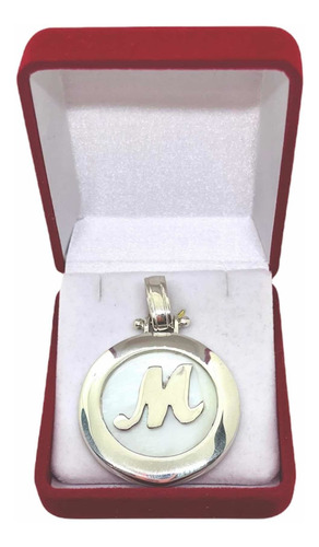 Imagen 3 de 7 de Medalla De Nácar Con Iniciales En Plata 925