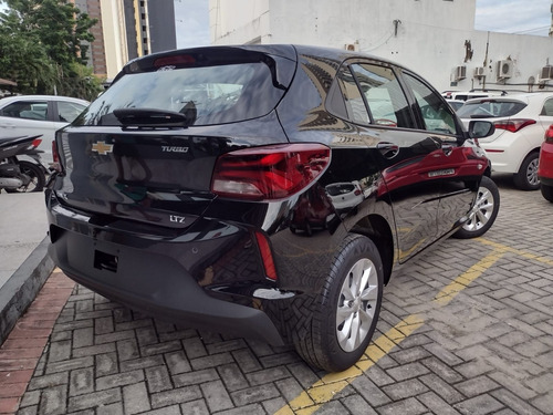Imagem 9 de 14 de Chevrolet Onix Ltz 1.0 12v Tb Flex 5p Aut. - Preto - 202...
