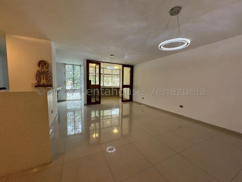 Agp Apartamento En Venta En San Román, Listo Para Mudarse, Con Excelente Vista, Sin Falla De Agua 24-17464 Ys