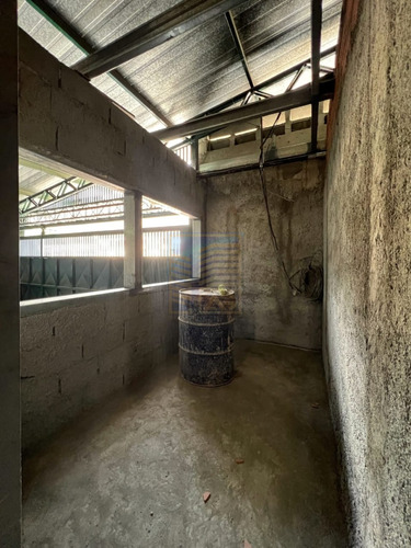 Guarenas Zona Maturín Galpón (fr)