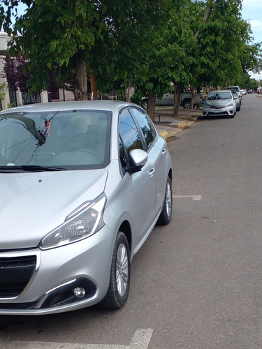 Peugeot 208 1.6 Allure