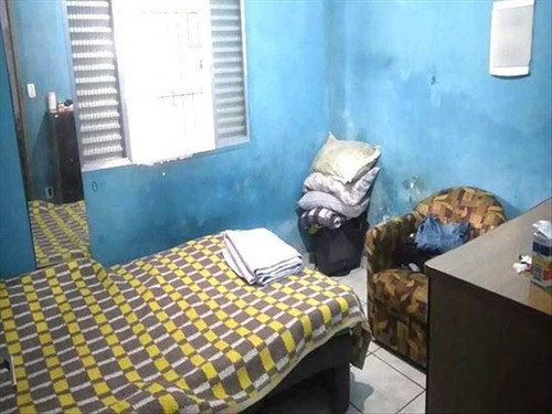 Imagem 4 de 15 de Casa Térrea Com 249m2 03 Dormitórios 04 Vagas De Garagem No Bairro Catiapoã Em São Vicente Num Local Muito Bom Próximo A Praça E A Linha Amarela Vlt E Padarias E Mercado Fiel Barateiro Aceita Contra