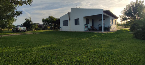 Venta Casa De Campo En Lote De 5000 M2 - San José - E.r.