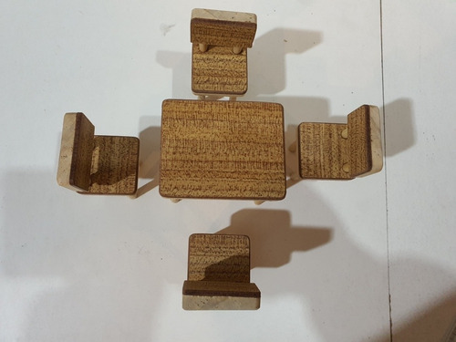Antiguo Juguete Mesas Y Sillas De Madera (Usado)