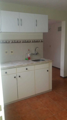 Imagen 5 de 12 de Alquilo Casa 2 Dormitorios En Sayago.. Reservada.