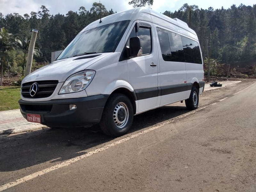 Imagem 3 de 9 de Sprinter 415cdi Ano 2014, 16lug, Teto Alto Comp R$ 121
