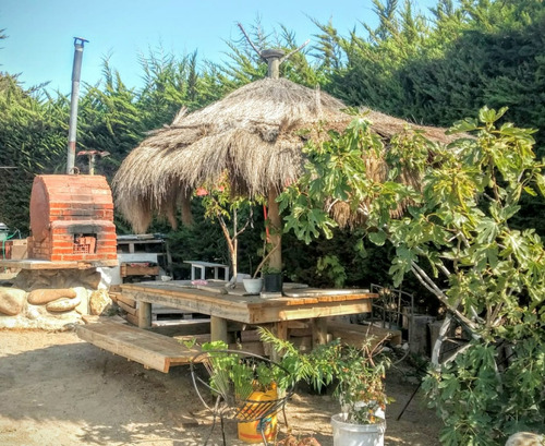 Casa De 3 Pisos Con Vista Al Mar En Frente A Pichidangui