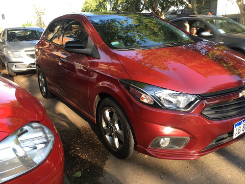 Imagen 3 de 8 de Chevrolet Onix 2017 1.4 Effect 98cv