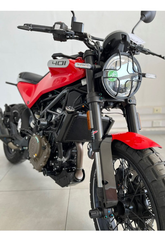 Husqvarna Svartpilen Vitpilen Color