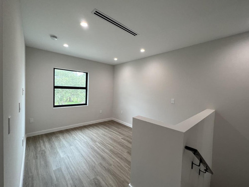 Imagen 18 de 29 de Townhouse A Estrenar En Hallandale