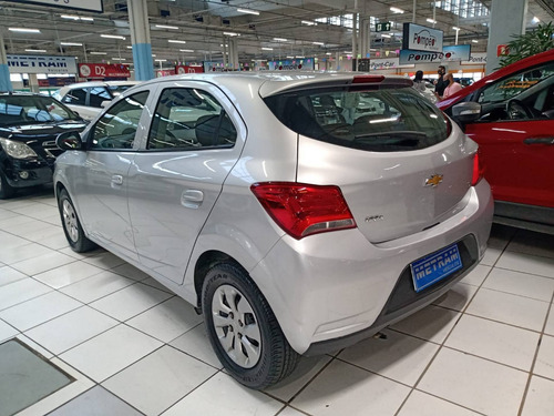 Imagem 3 de 9 de Chevrolet Onix 1.0 Mpfi Lt 8v Flex 4p Manual