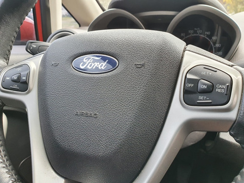 Imagen 15 de 15 de Ford Fiesta Kinetic Design 1.6 Design 120cv Titanium 2012