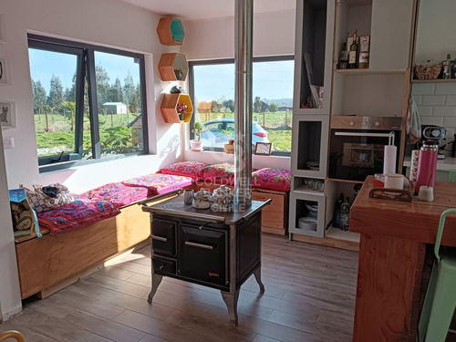 Acogedora Casa En Chamiza, A Pasos De La Carretera Austral
