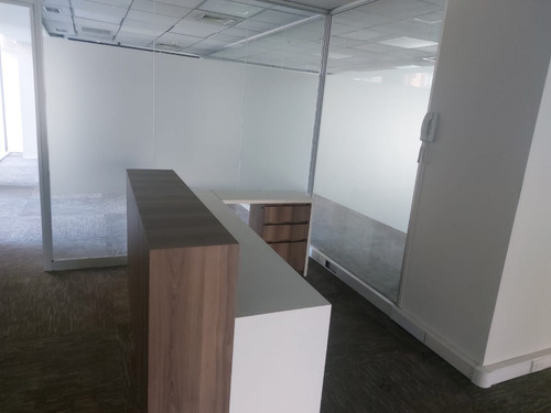 Metro Alcantara/oficina En Fino Edificio Aaa Como Nueva..